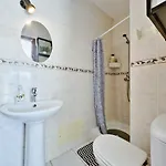 Room-4-you A 5minutos A Pe Da Apartament *