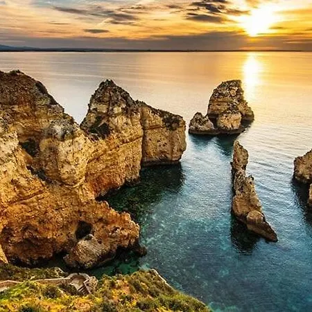 Room-4-you アパート *